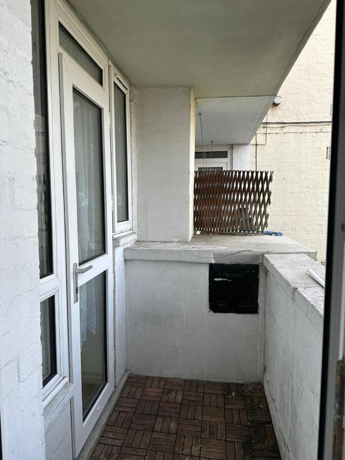 Spacious 2 Bed Flat Barking  Eksteriør billede