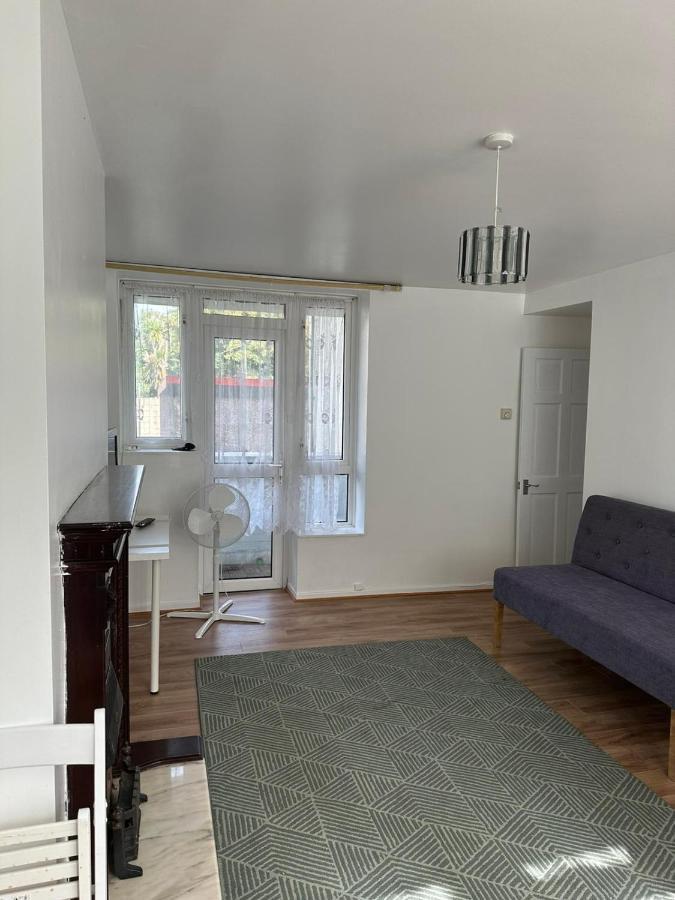 Spacious 2 Bed Flat Barking  Eksteriør billede