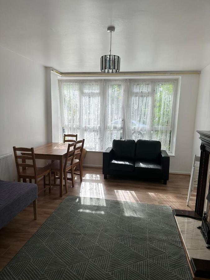 Spacious 2 Bed Flat Barking  Eksteriør billede
